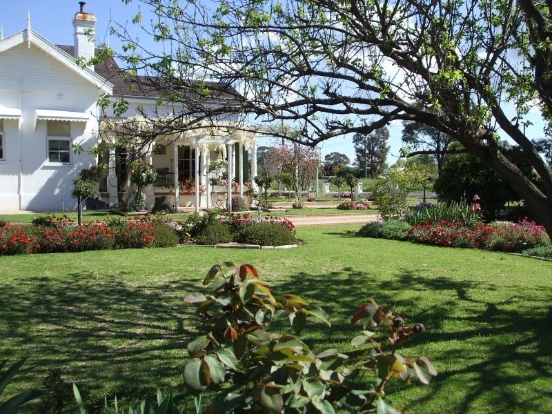 2 East Street, Gooloogong NSW 2805