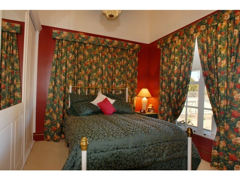 2 East Street, Gooloogong NSW 2805