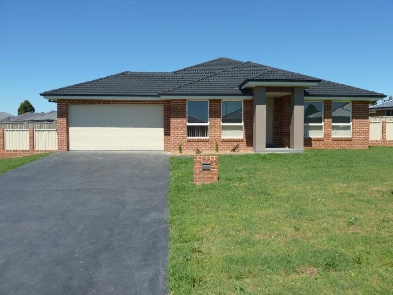 43 Diamond Drive, Orange NSW 2800