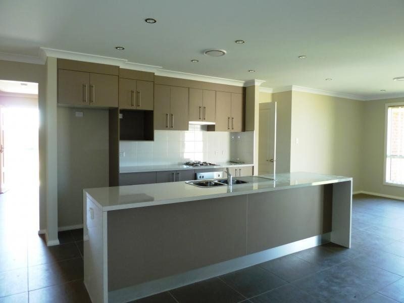 43 Diamond Drive, Orange NSW 2800