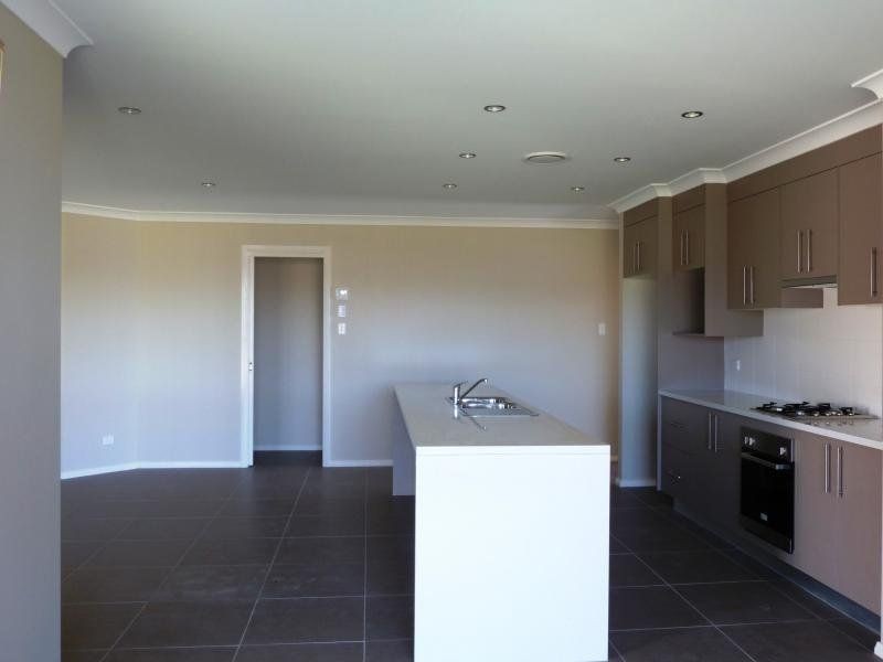 43 Diamond Drive, Orange NSW 2800