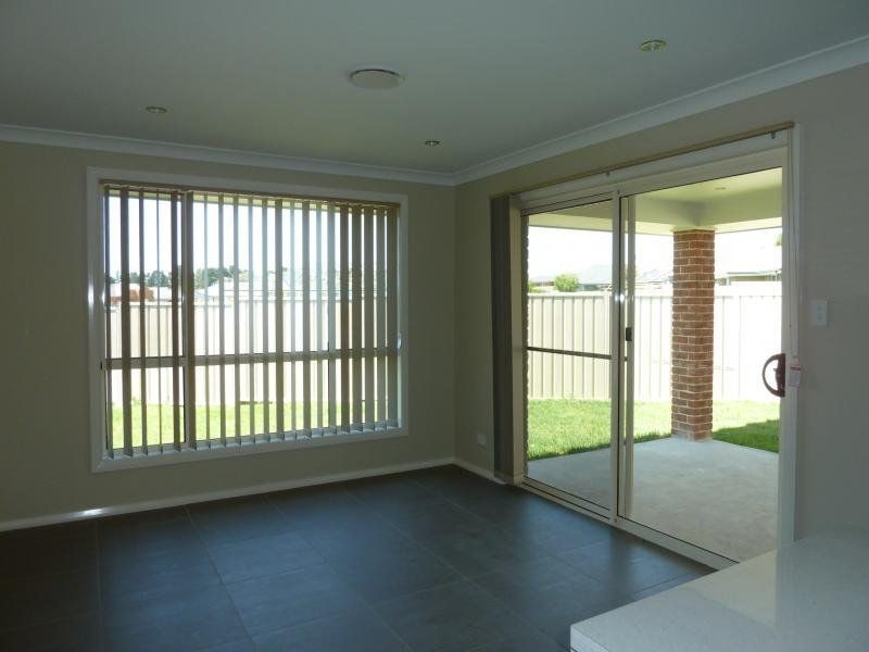 43 Diamond Drive, Orange NSW 2800