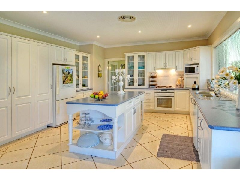 11 Briens Way, Orange NSW 2800