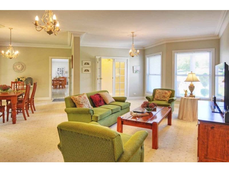 11 Briens Way, Orange NSW 2800