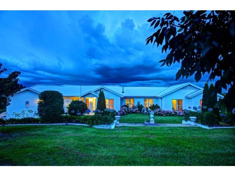 11 Briens Way, Orange NSW 2800