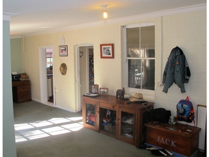 9 Grove Street, Spring Hill NSW 2800