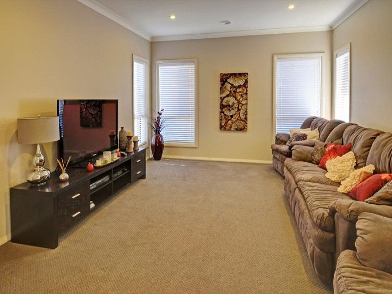 13 McCarron Place, Orange NSW 2800