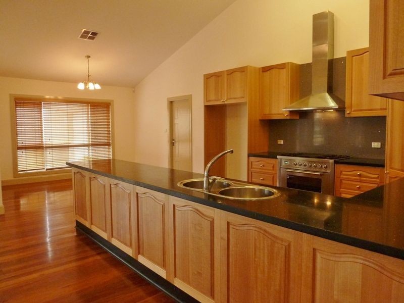 3 Botanic Way, Orange NSW 2800