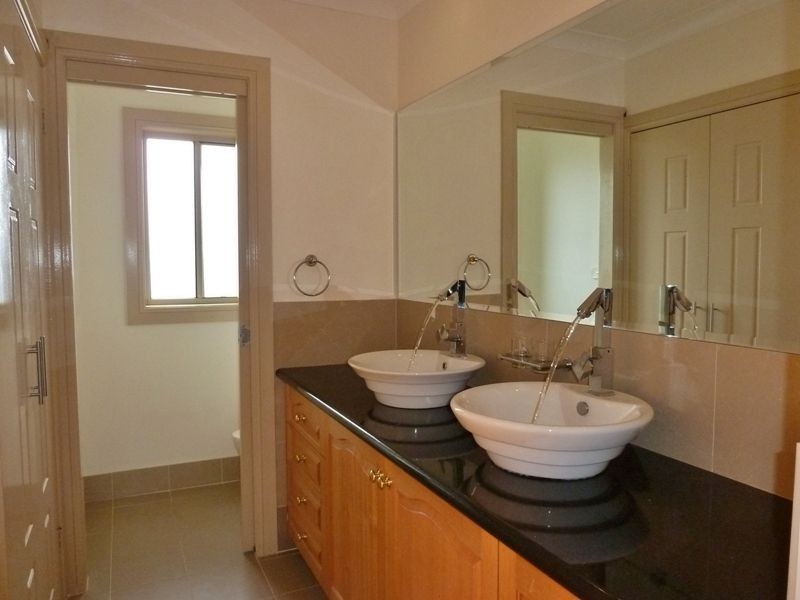 3 Botanic Way, Orange NSW 2800