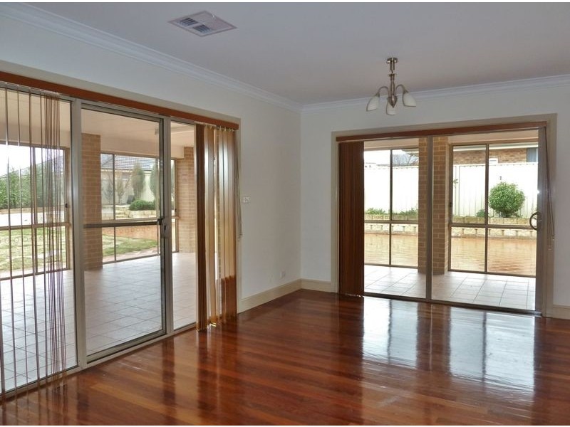3 Botanic Way, Orange NSW 2800