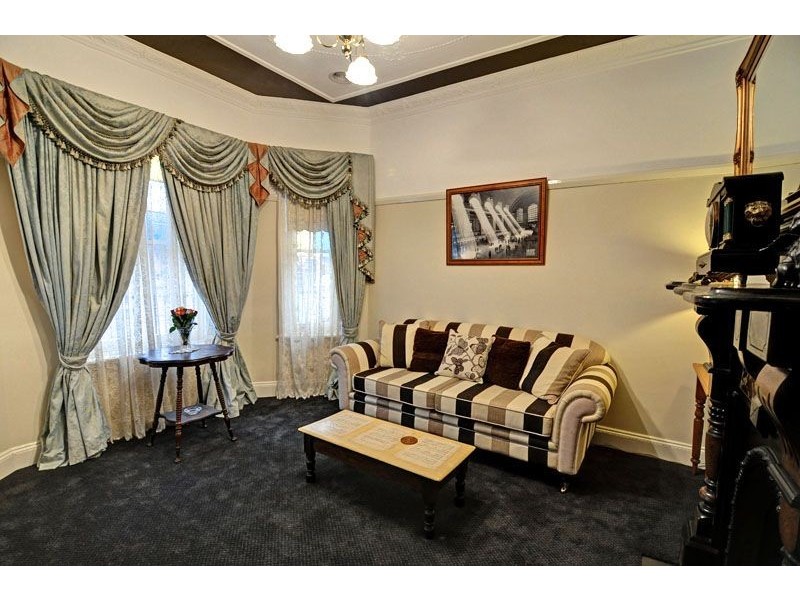 27 Bathurst Road, Orange NSW 2800