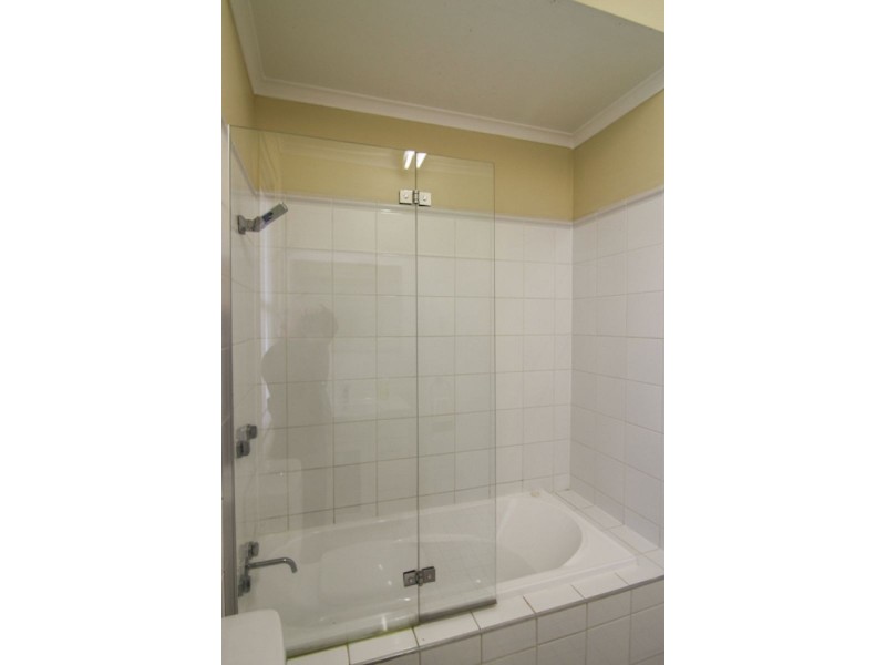 111 Sampson Street, Orange NSW 2800