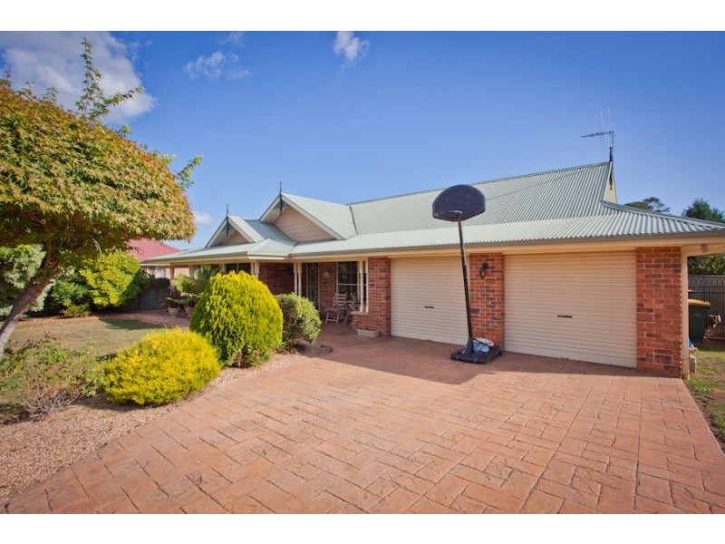 4 Jarrah Place, Orange NSW 2800