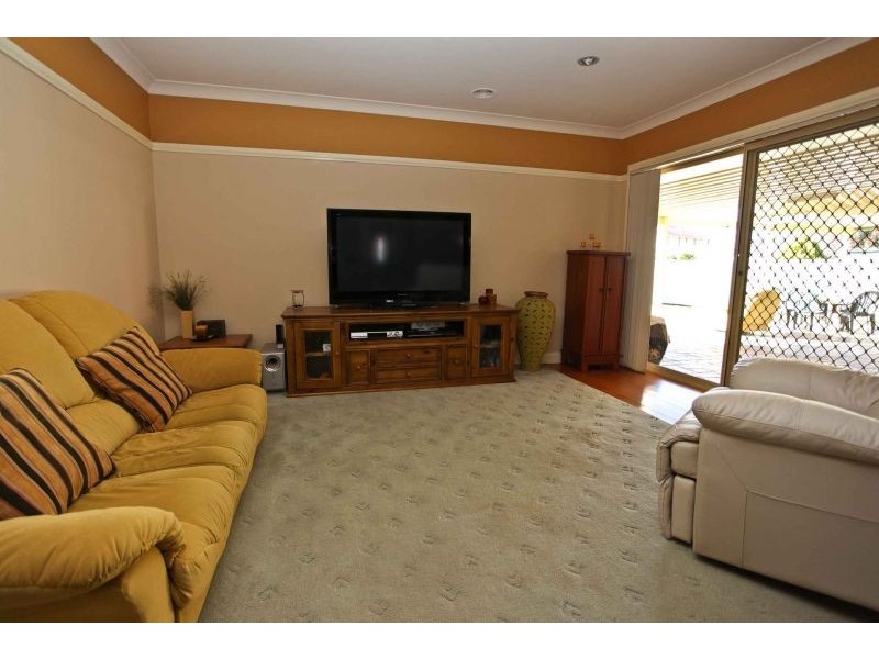 4 Jarrah Place, Orange NSW 2800