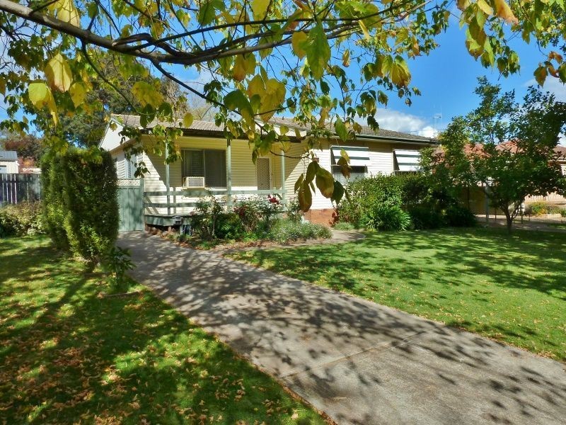 18 Oak Street, Orange NSW 2800