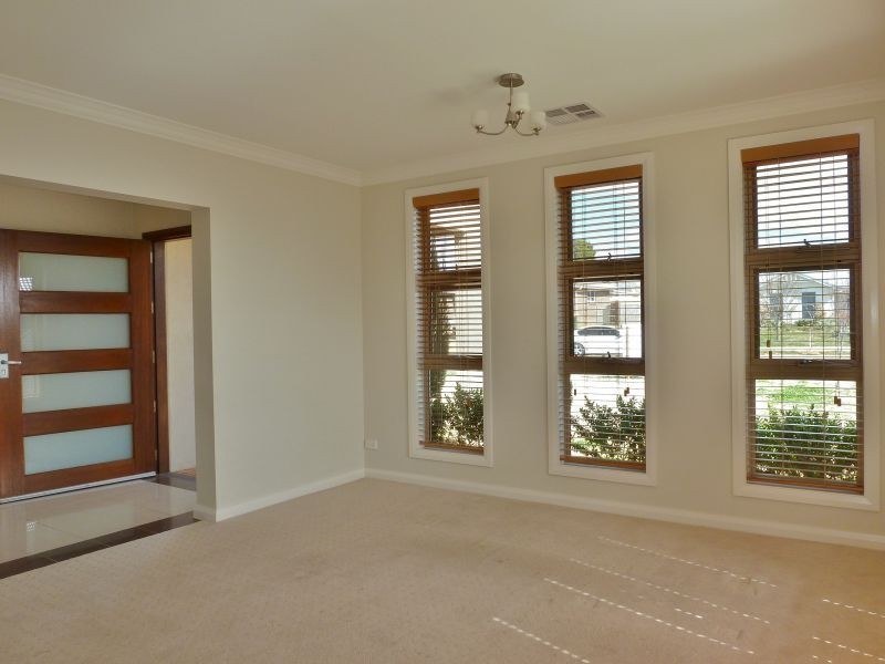 26 Diamond Drive, Orange NSW 2800