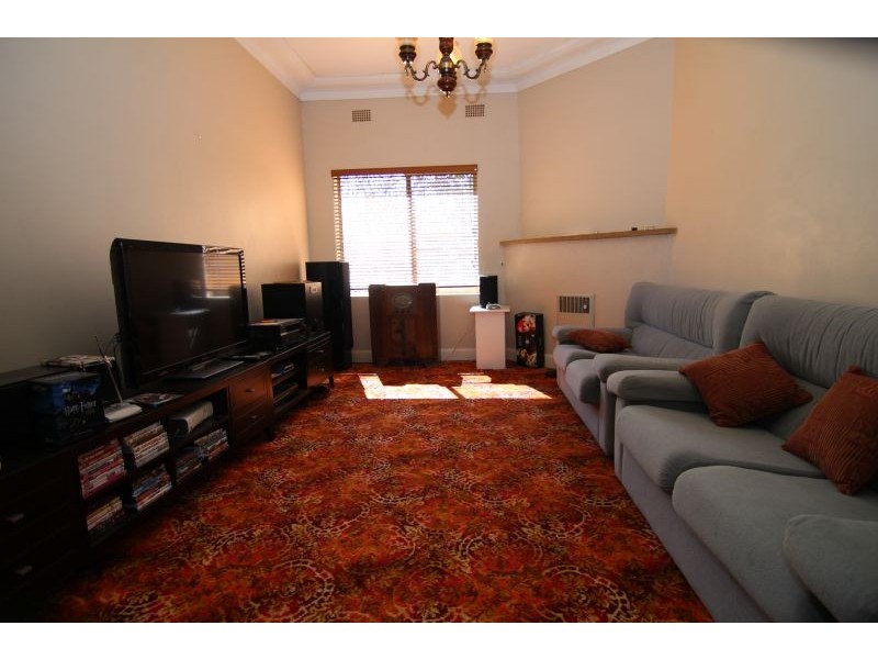 16 Elizabeth Street, Orange NSW 2800