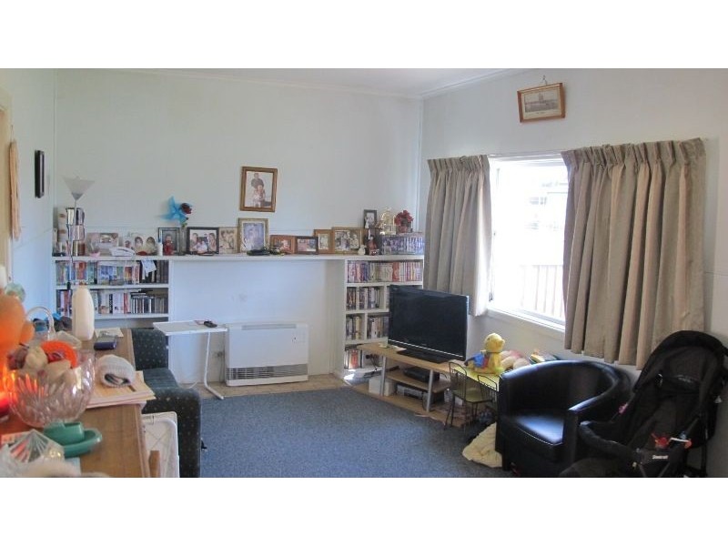 34 Burton Street, Blayney NSW 2799