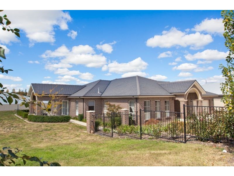 1 Poplars Drive, Orange NSW 2800