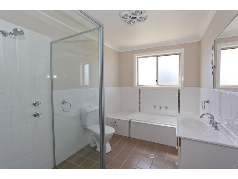 8 Hughes Street, Orange NSW 2800