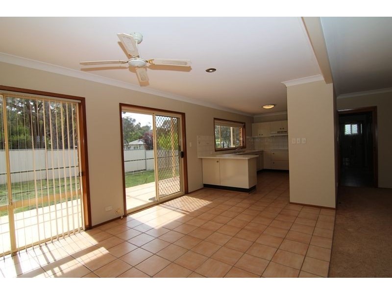 16 Ramsay Street, Lyndhurst NSW 2797