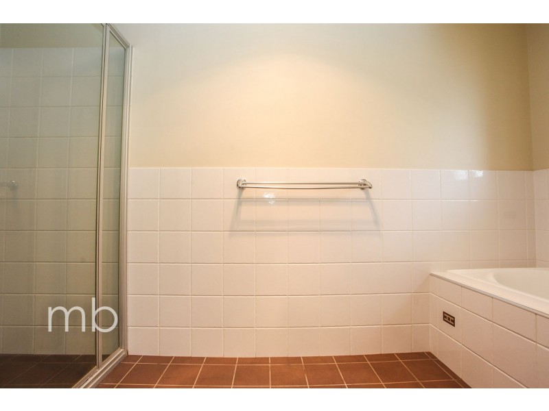 4 Maroney Close, Orange NSW 2800