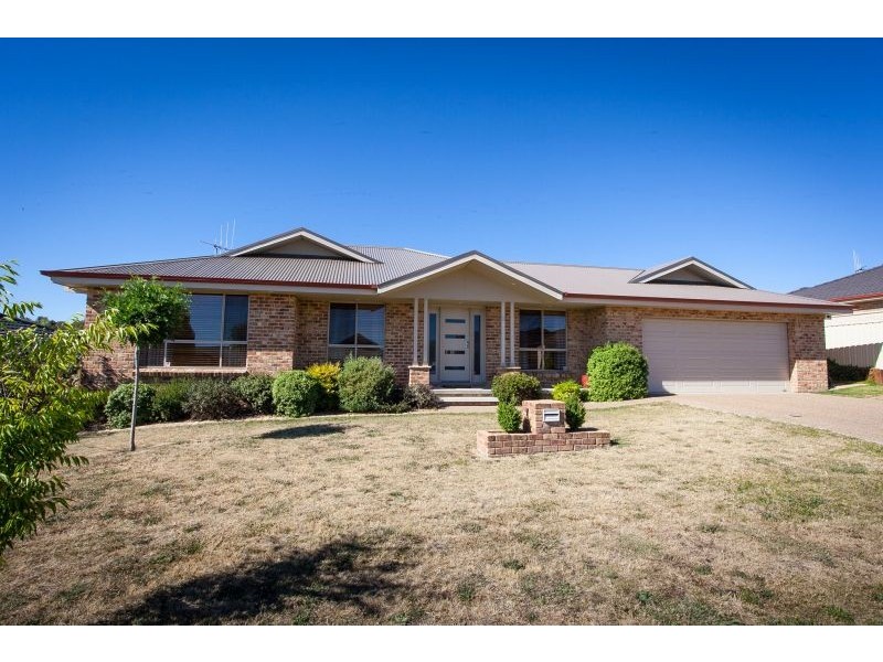 2 Rutherford Place, Orange NSW 2800