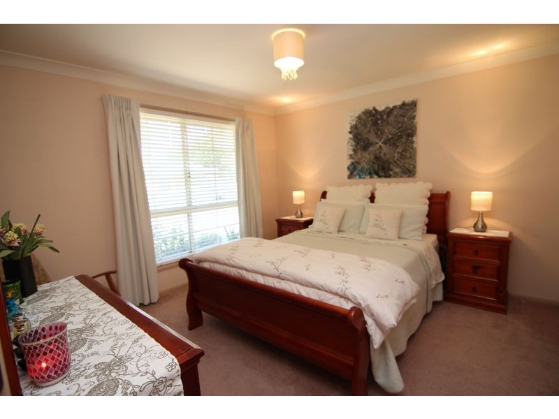 4 Bauer Place, Orange NSW 2800