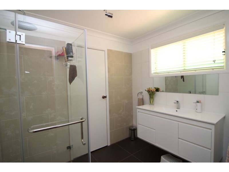 4 Bauer Place, Orange NSW 2800