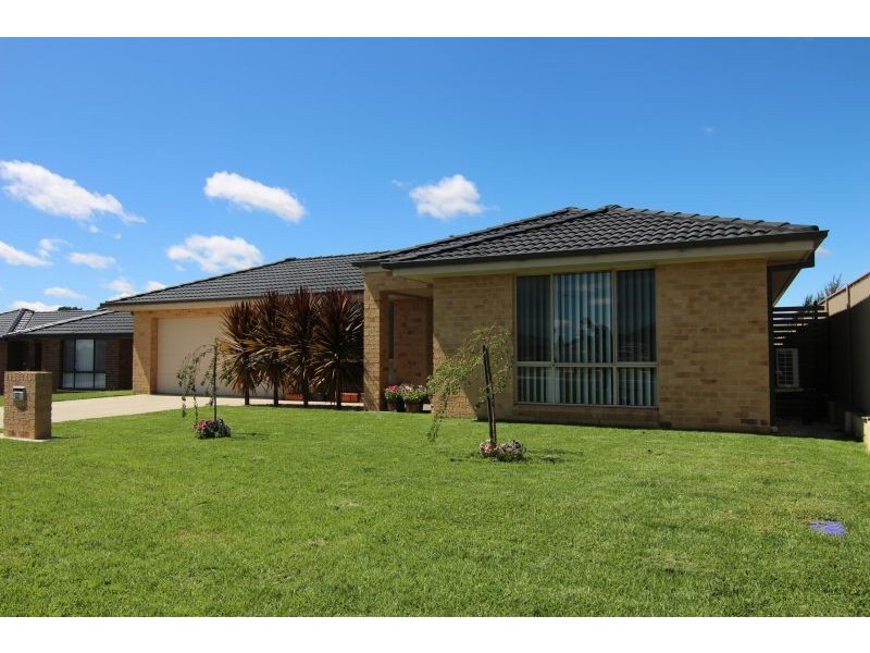 10 Emerald Drive, Orange NSW 2800