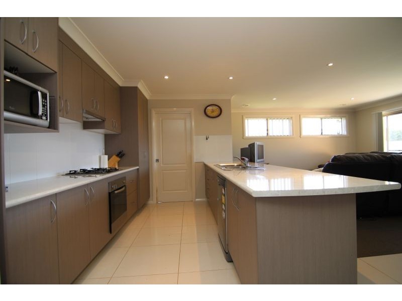 10 Emerald Drive, Orange NSW 2800