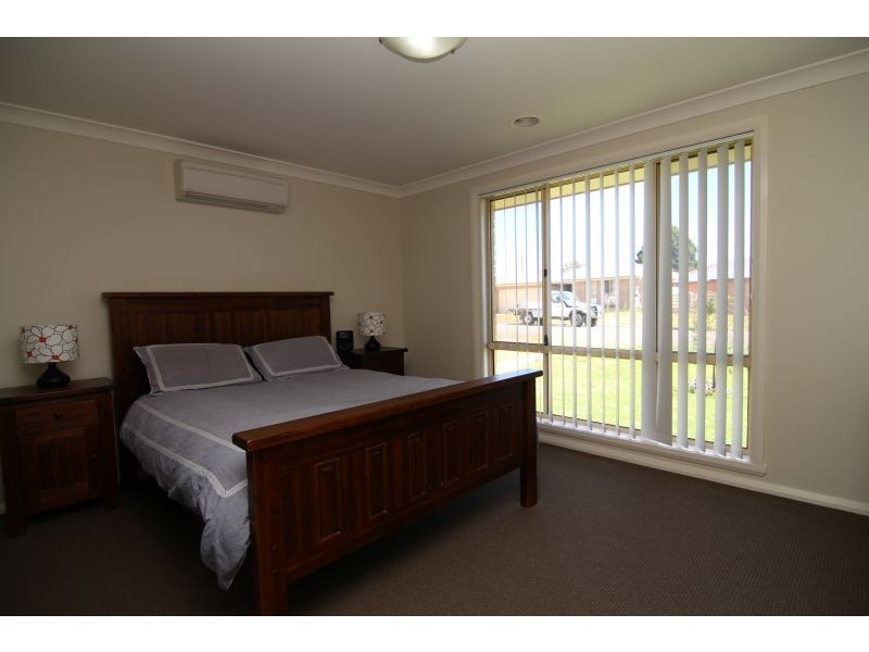 10 Emerald Drive, Orange NSW 2800