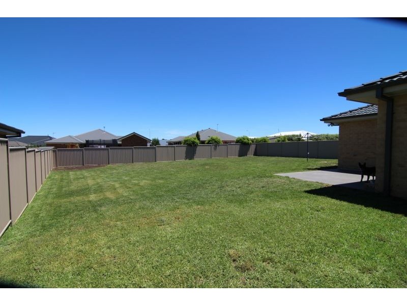 10 Emerald Drive, Orange NSW 2800