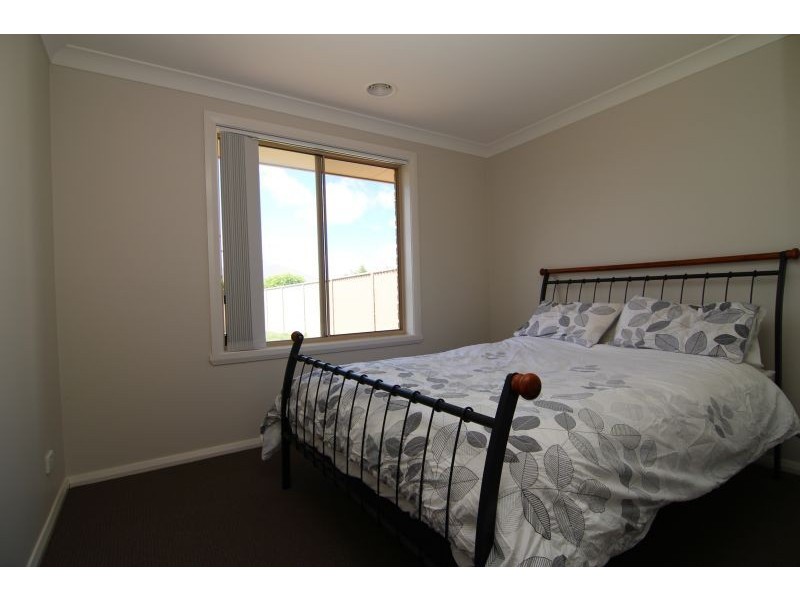10 Emerald Drive, Orange NSW 2800