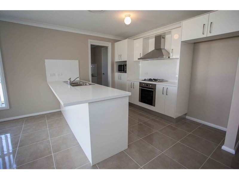 58 Botanic Way, Orange NSW 2800