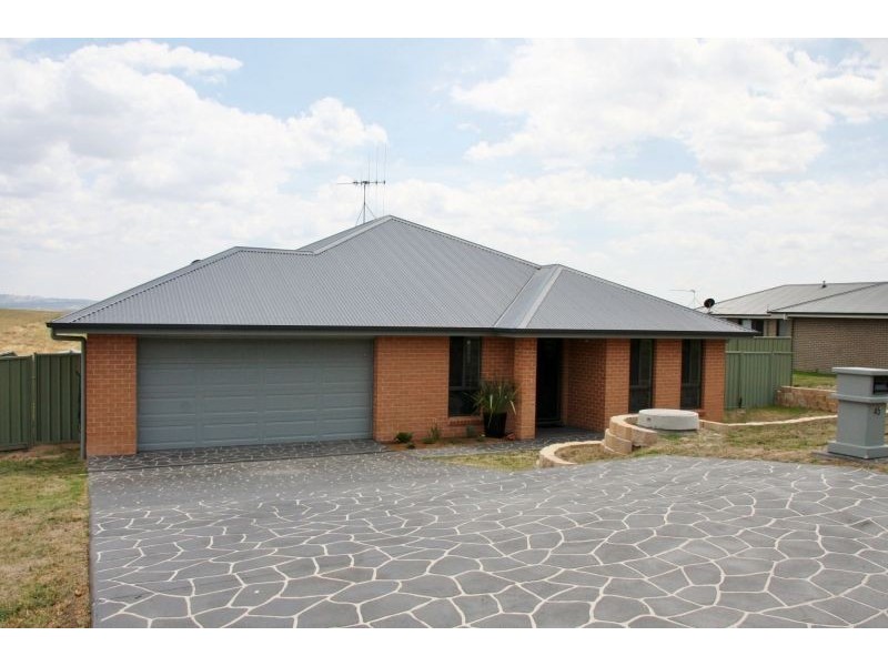 45 Swanbrooke Street, Bathurst NSW 2795