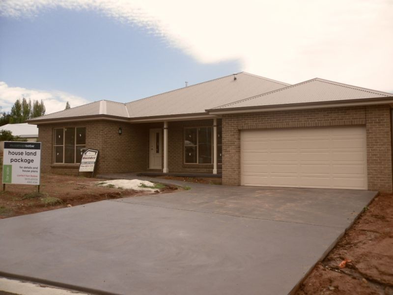 24 Centennial Crescent, Orange NSW 2800