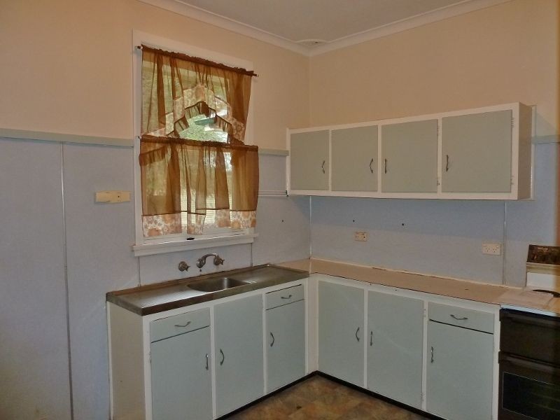 16 McKay Crescent, Orange NSW 2800