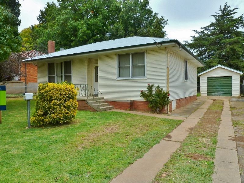 16 McKay Crescent, Orange NSW 2800
