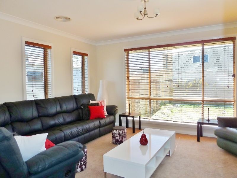 99 Diamond Drive, Orange NSW 2800