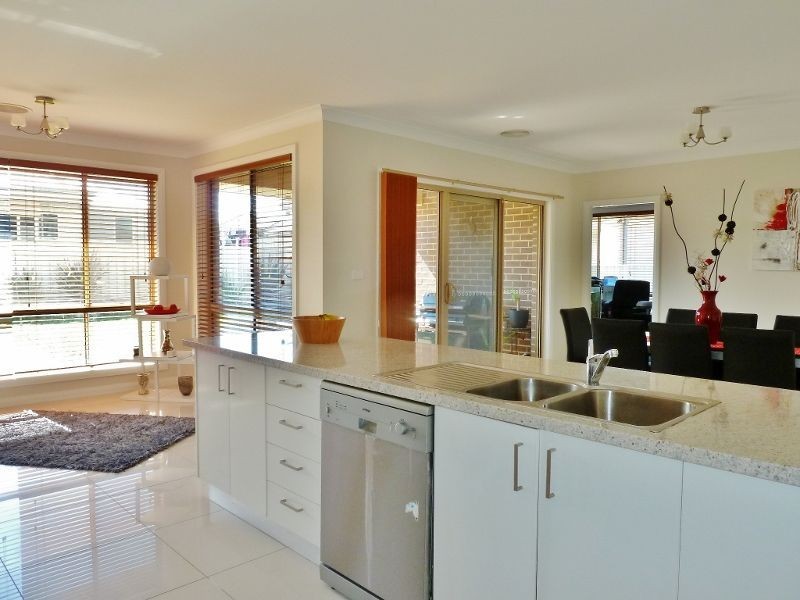 99 Diamond Drive, Orange NSW 2800