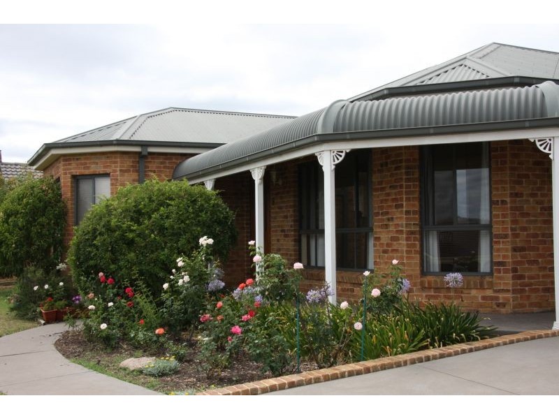 6 Georgia Place, Bathurst NSW 2795