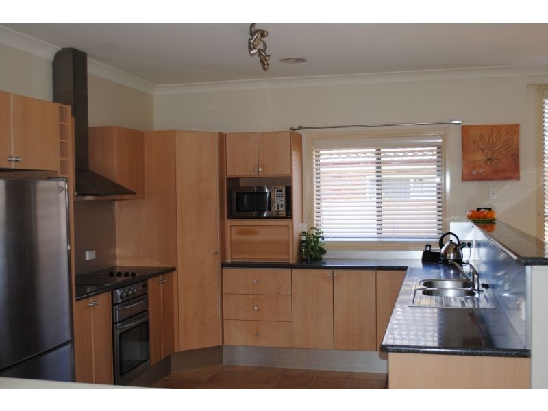 6 Georgia Place, Bathurst NSW 2795