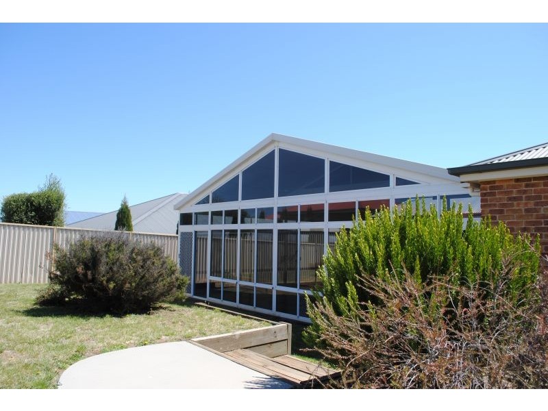 6 Georgia Place, Bathurst NSW 2795