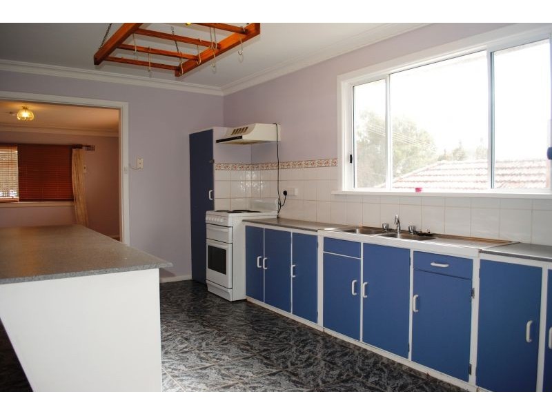 14 Esrom Street, Bathurst NSW 2795