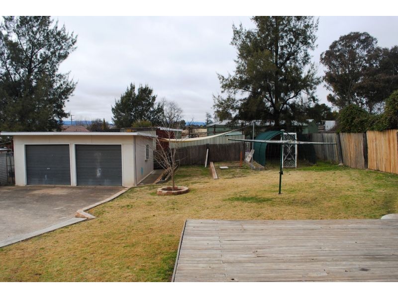14 Esrom Street, Bathurst NSW 2795