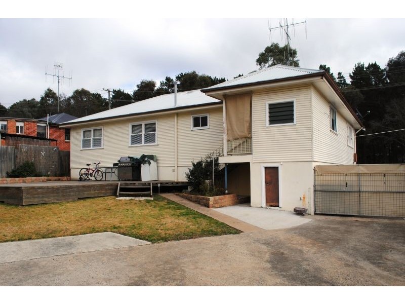 14 Esrom Street, Bathurst NSW 2795