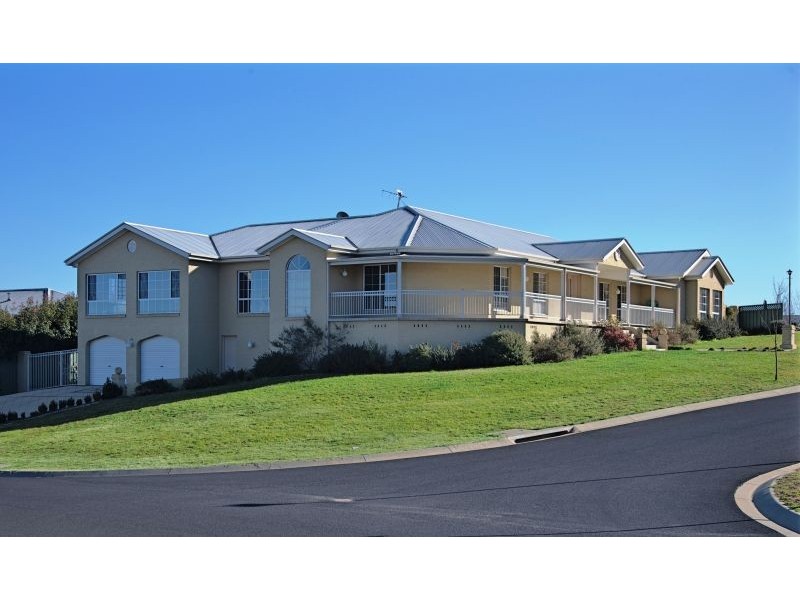 2 Cypress Crescent, Bathurst NSW 2795