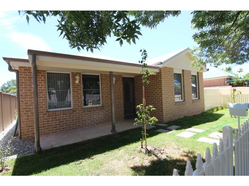 1/11 Nile Street, Orange NSW 2800