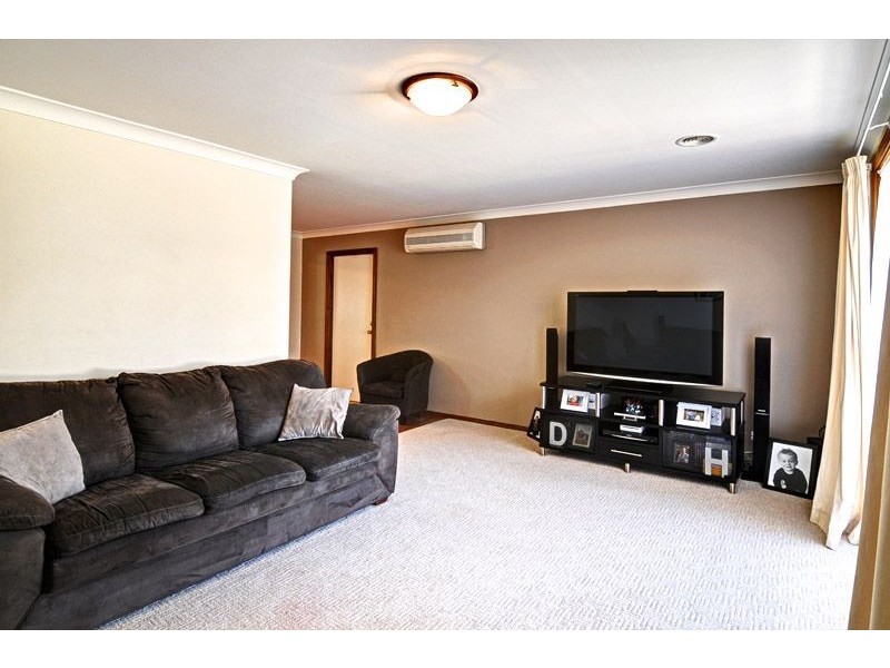 6 Sirius Close, Orange NSW 2800